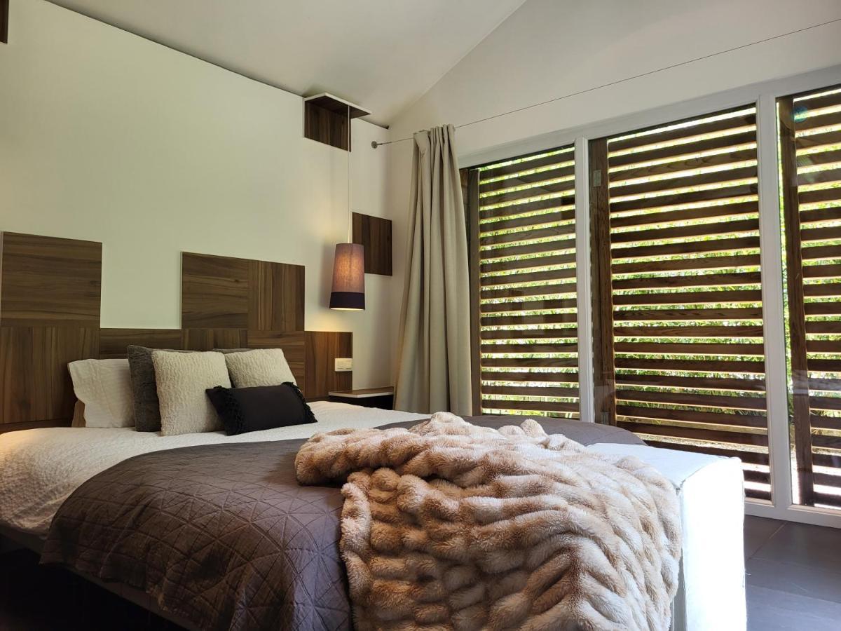 Out & Lodge Les Spirous Les Geronsarts Ngoại thất bức ảnh